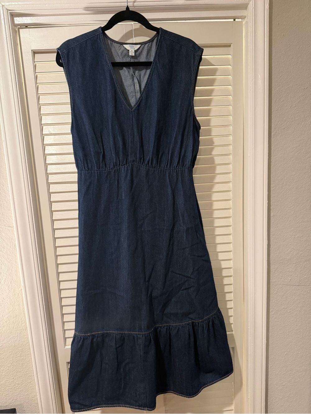 Dark Blue Denim Sleeveless V‑Neck Dress